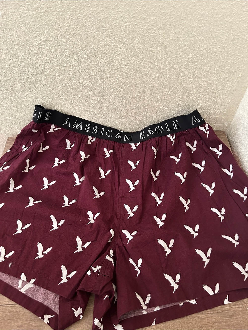 NWOT American Eagle Outfitters Men's Maroon Eagle-Print Hybrid Shorts
